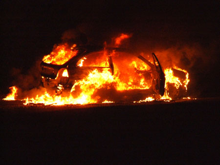 car-on-fire_100178747_m